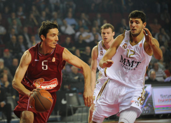 斯普利特：霍勒迪状态正在好转，他与塞布尔暂未进行对抗训练（斯普利特：霍勒迪恢复良好，他与塞布尔尚未进行对抗训练）