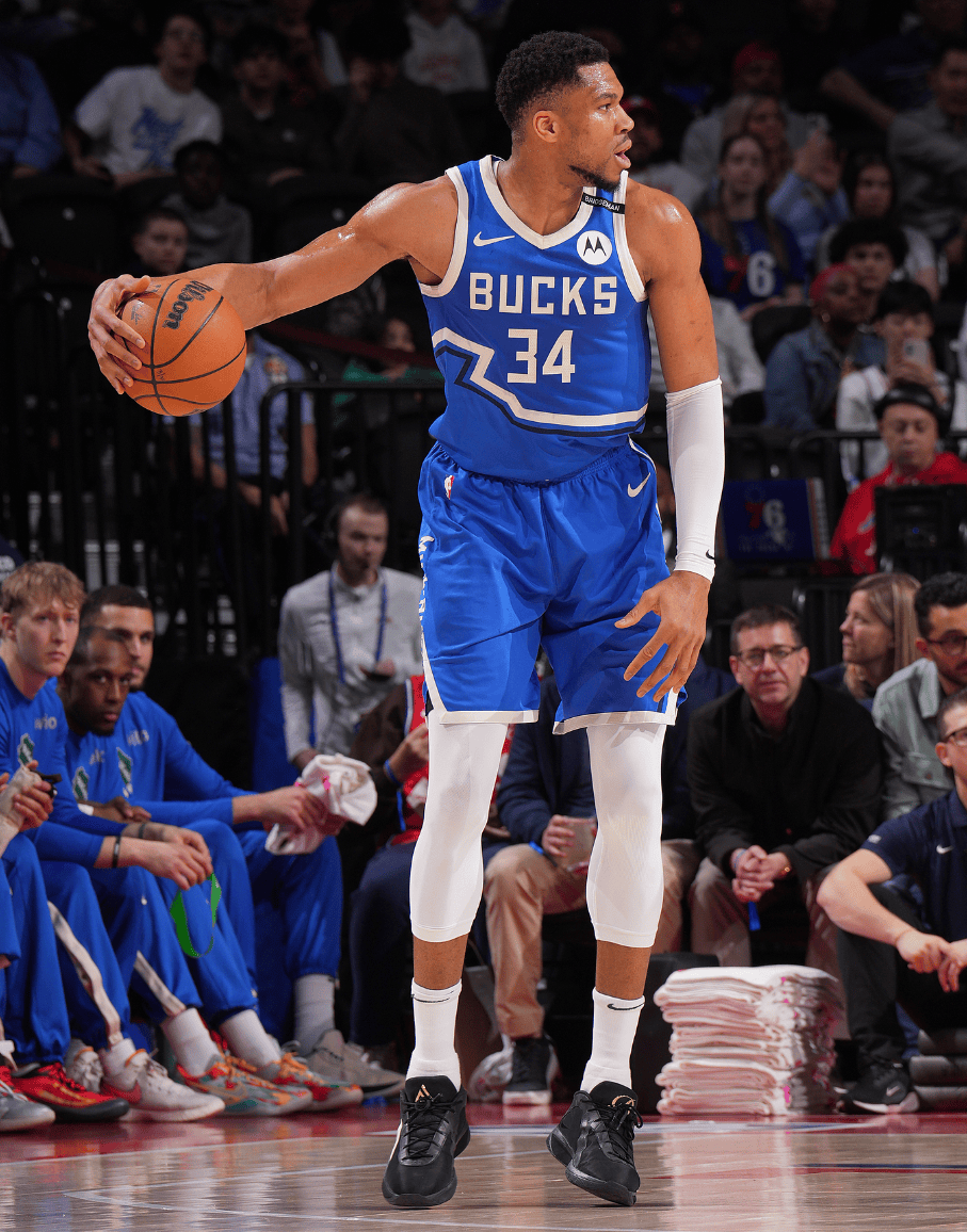 CBA杯八强出炉！沪粤巅峰对决 京辽疆爆冷出局！黑马全胜晋级（CBA杯八强揭晓：沪粤上演巅峰之战，京辽疆爆冷出局，黑马全胜晋级）