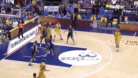 男子用手套自制钓鱼手势浮漂，看到“OK”就表示鱼已咬钩浮漂（手套改造钓鱼手势漂，“OK”一现即中鱼）