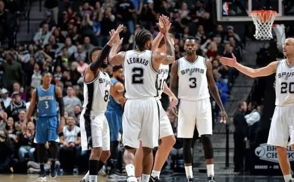 乔纳森-戴维：儒尼尼奥是史上最佳任意球手，他总能将球打进（乔纳森-戴维：儒尼尼奥堪称历史第一任意球手，几乎每次都能破门）