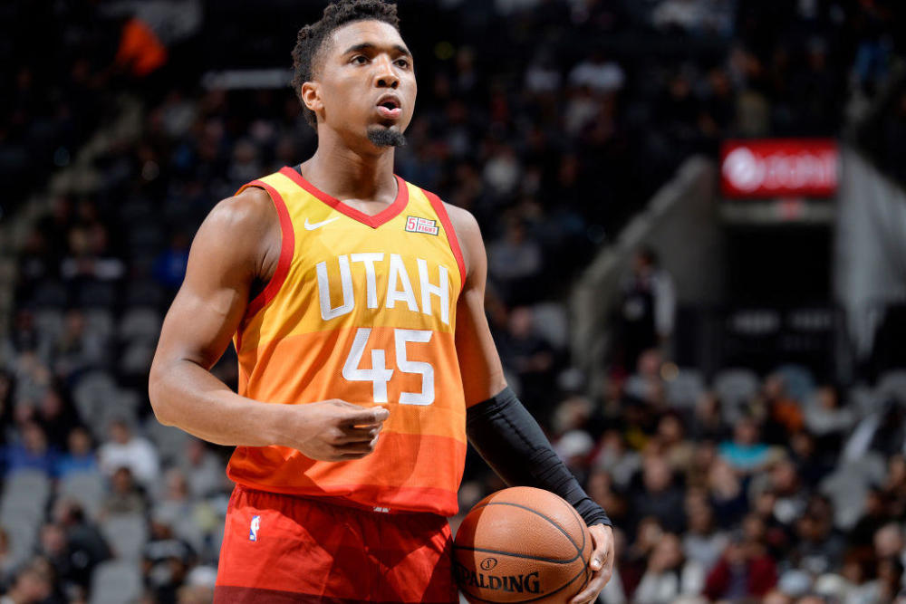 足球世界杯亚洲区预选赛关键比赛回顾（世界杯亚洲区预选赛焦点战综述）