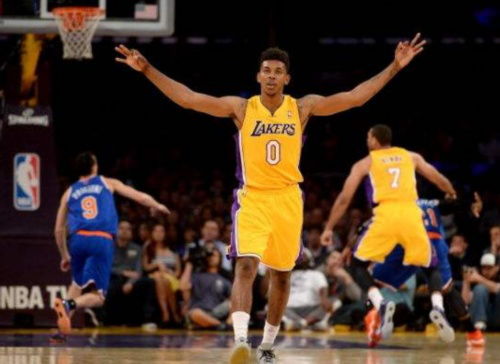 意媒：尤文关注穆哈雷莫维奇与莱切加布里埃尔，需与国米竞争（意媒：尤文有意穆哈雷莫维奇及莱切后卫加布里埃尔，或将与国米竞争）