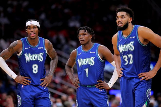 追梦发问什么比感恩节大餐更糟糕？网友：球队老将揍年轻队友（追梦发问：还有比感恩节大餐更糟的吗？网友：球队老将暴打新秀）