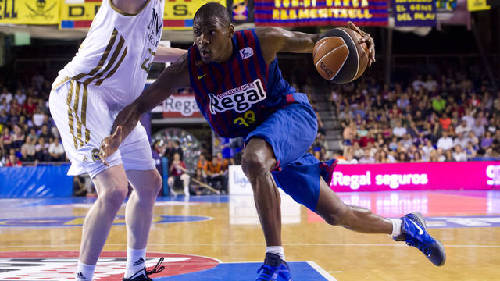 澳超战报：德弗里斯失点后补射破门，奥克兰3-1惠灵顿（澳超战报：德弗里斯点球罚失后补射破门，奥克兰3-1击败惠灵顿）