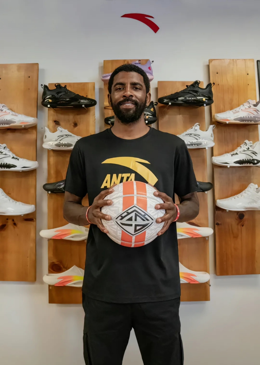 里昂15岁潜力中锋泽科维奇：崇拜哈兰德和DV9的左脚射手（里昂15岁中锋新星泽科维奇：左脚杀手，偶像哈兰德与DV9）